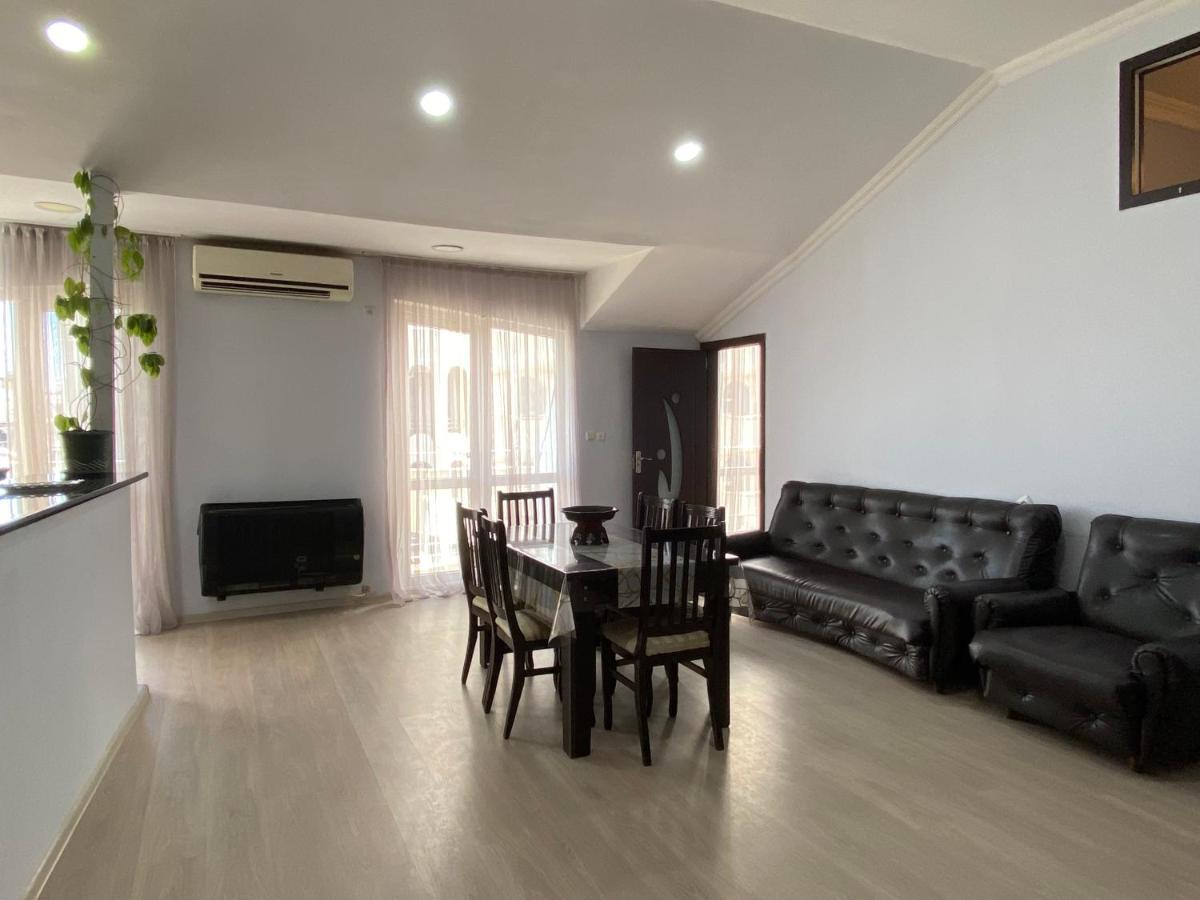 Apartment On Luka Asatiani 2 Μπατούμι Εξωτερικό φωτογραφία