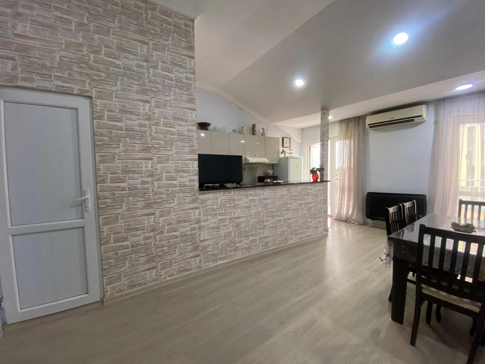 Apartment On Luka Asatiani 2 Μπατούμι Εξωτερικό φωτογραφία